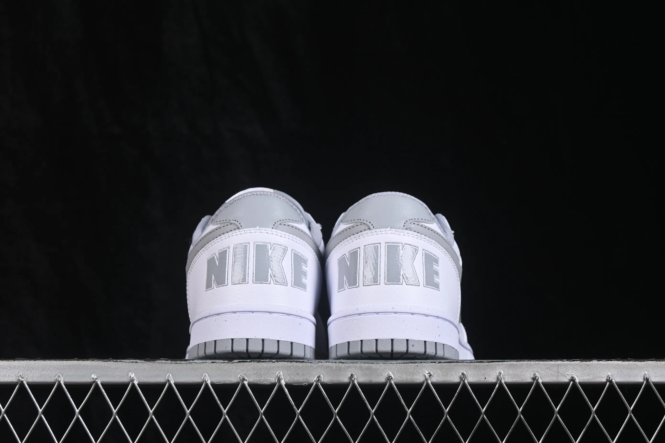 All categories Nk SB Dunk series Nk SB Dunk Low low-top sneakers Nike SB Dunk Low white gray low-top casual sneakers 355152-106